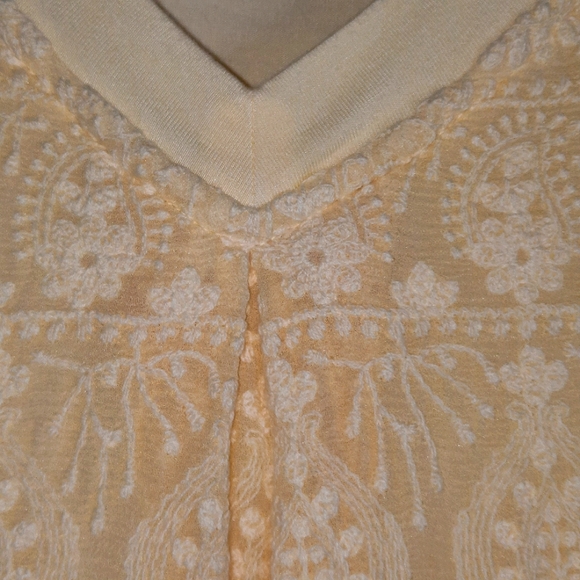 SUNDANCE Embroidered Pleat V-Neck Tee Buttercup Silk Cotton Butter Yellow M 6 8 - Picture 6 of 8